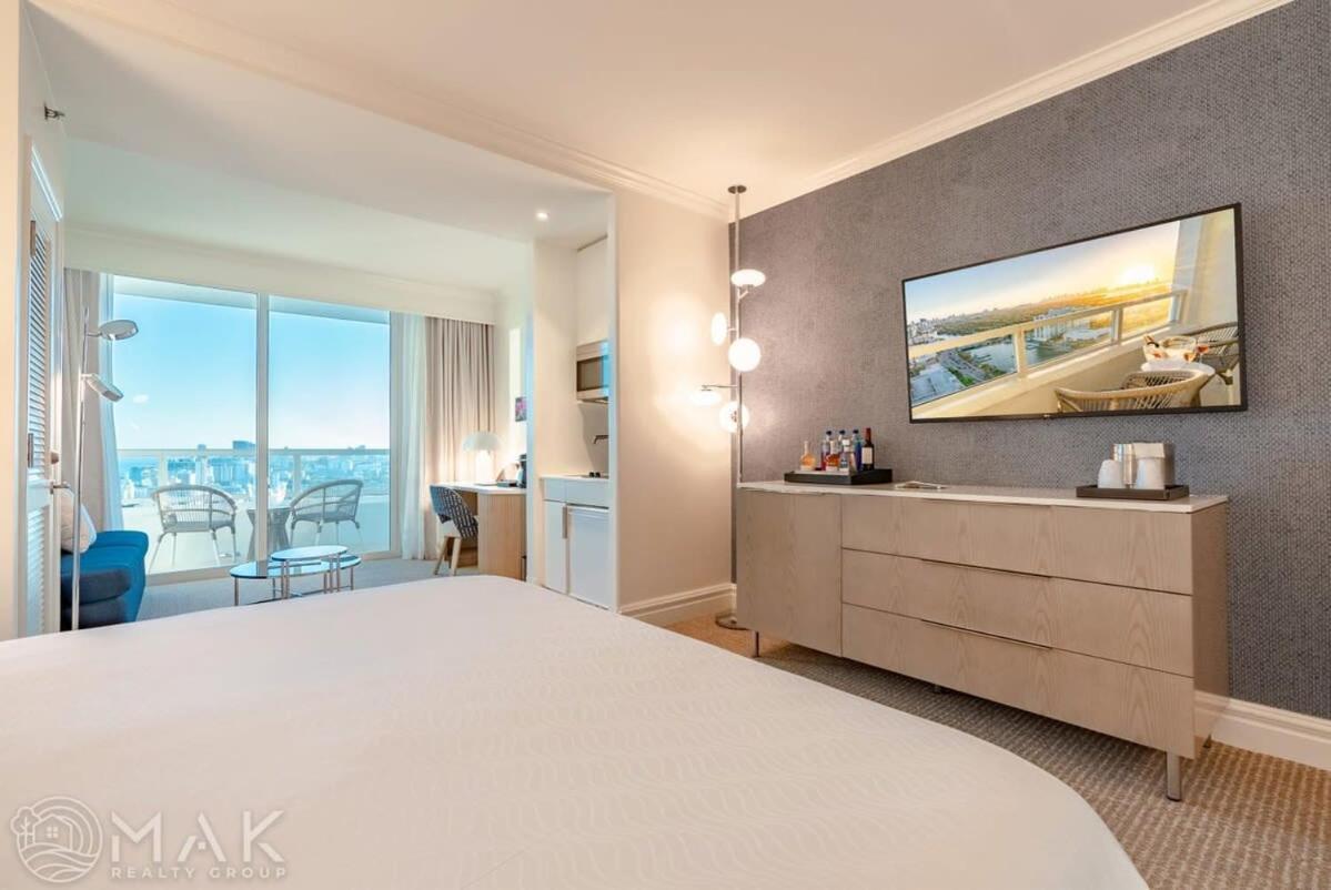 Fontainebleau Resort High Floor W Ocean Views Miami Beach Exterior photo