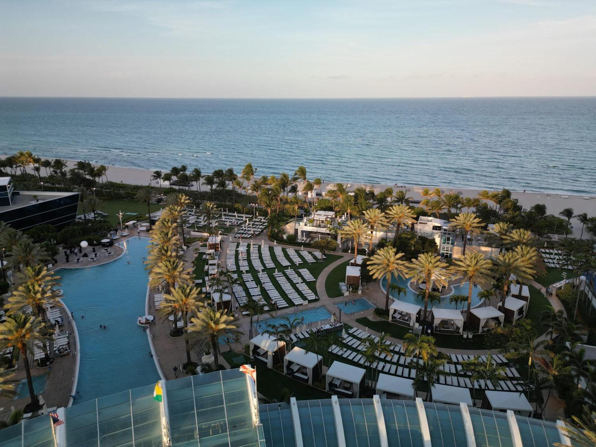 Fontainebleau Resort High Floor W Ocean Views Miami Beach Exterior photo